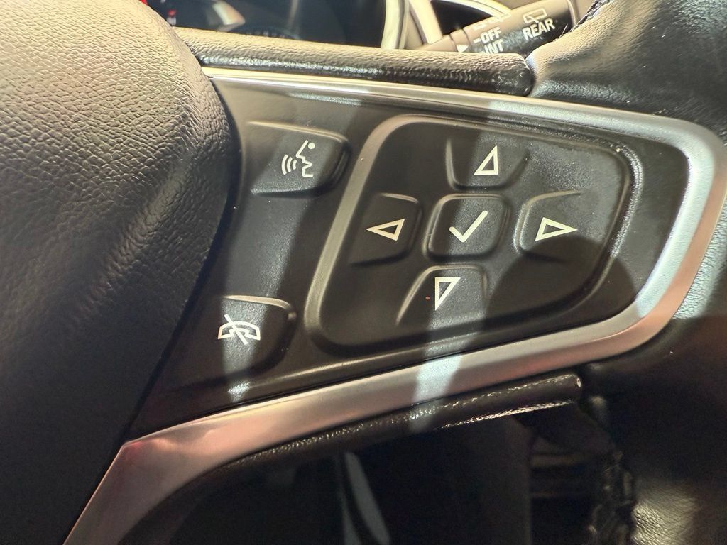 Used 2023 Chevrolet Equinox LT FWD image 27