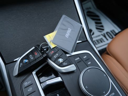 Used 2024 BMW 330i Sedan image 44