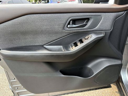 Certified 2021 Nissan Rogue S AWD/4WD image 17