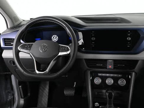 Used 2023 Volkswagen Taos SE FWD image 3