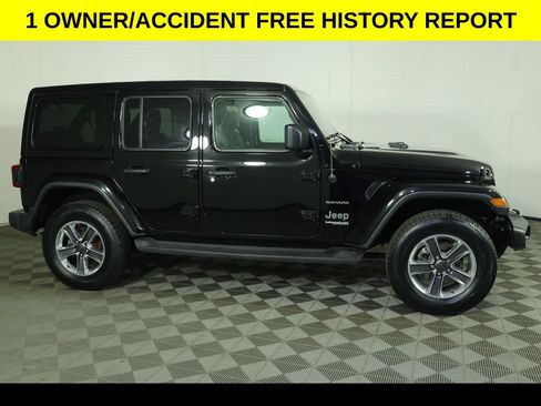 Used 2022 Jeep Wrangler Unlimited Sahara w/ LED Lighting Group AWD/4WD image 3