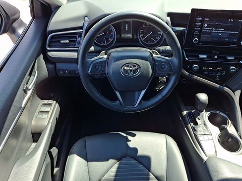 Used 2024 Toyota Camry SE FWD image 11
