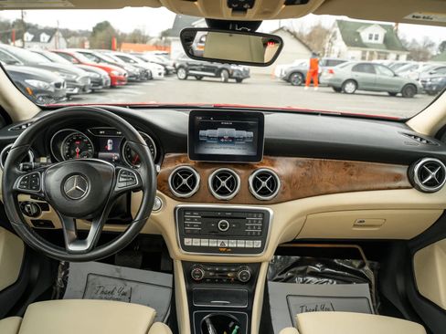 Used 2018 Mercedes-Benz GLA 250 4MATIC image 15