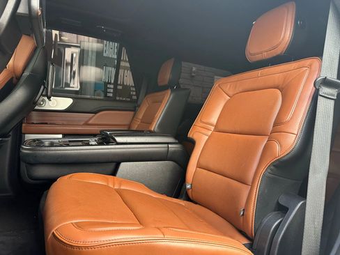 Used 2019 Lincoln Navigator Reserve w/ Cargo Package image 9