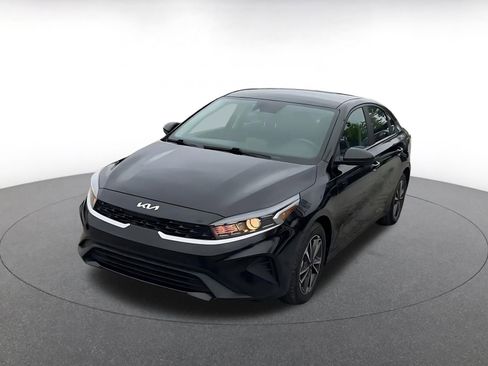 Used 2024 Kia Forte LXS FWD image 7