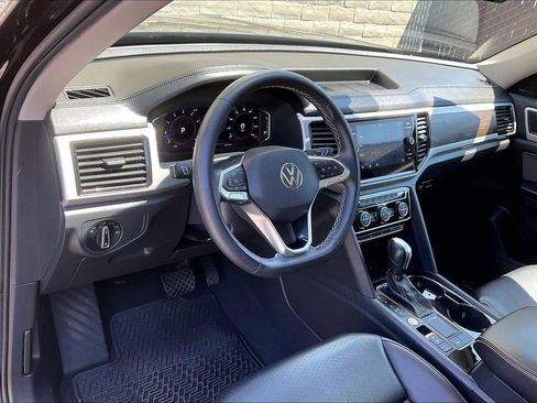 Certified 2022 Volkswagen Atlas SE w/ Panoramic Sunroof Package FWD image 14