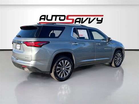 Used 2023 Chevrolet Traverse Premier image 7