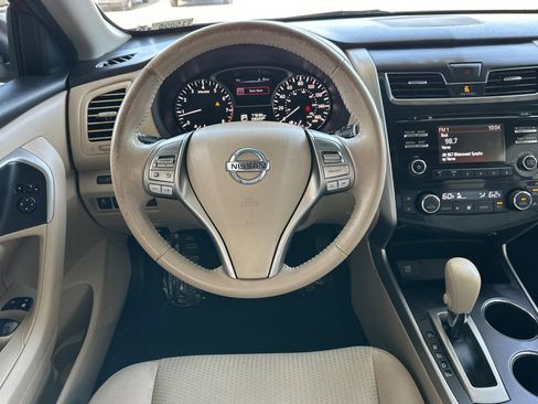Used 2015 Nissan Altima 2.5 SV w/ Convenience Package FWD image 17