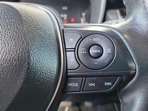 Used 2023 Toyota Corolla Cross XLE w/ Convenience Package image 8