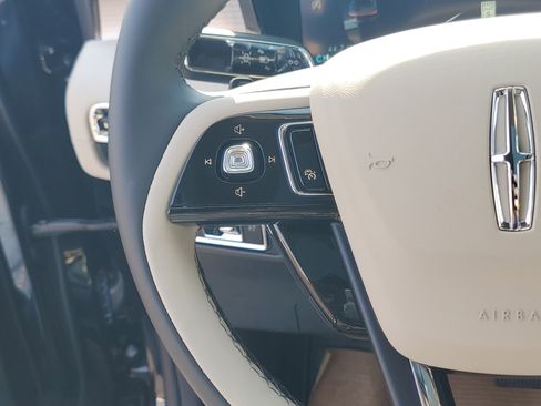 New 2026 Lincoln Corsair Premiere AWD/4WD image 17