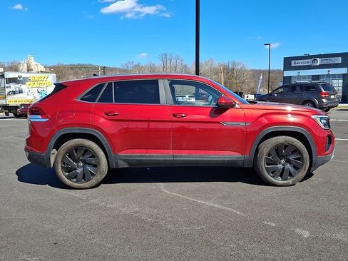 Used 2024 Volkswagen Atlas Cross Sport SE image 8