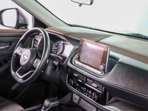 Used 2022 Nissan Rogue SV FWD image 25