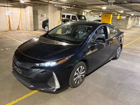 Used 2022 Toyota Prius Prime LE FWD image 7
