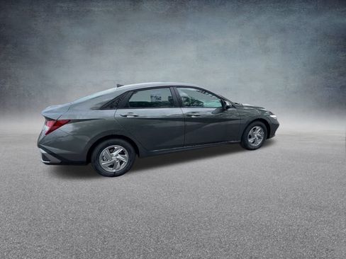 Certified 2025 Hyundai Elantra SE FWD image 25