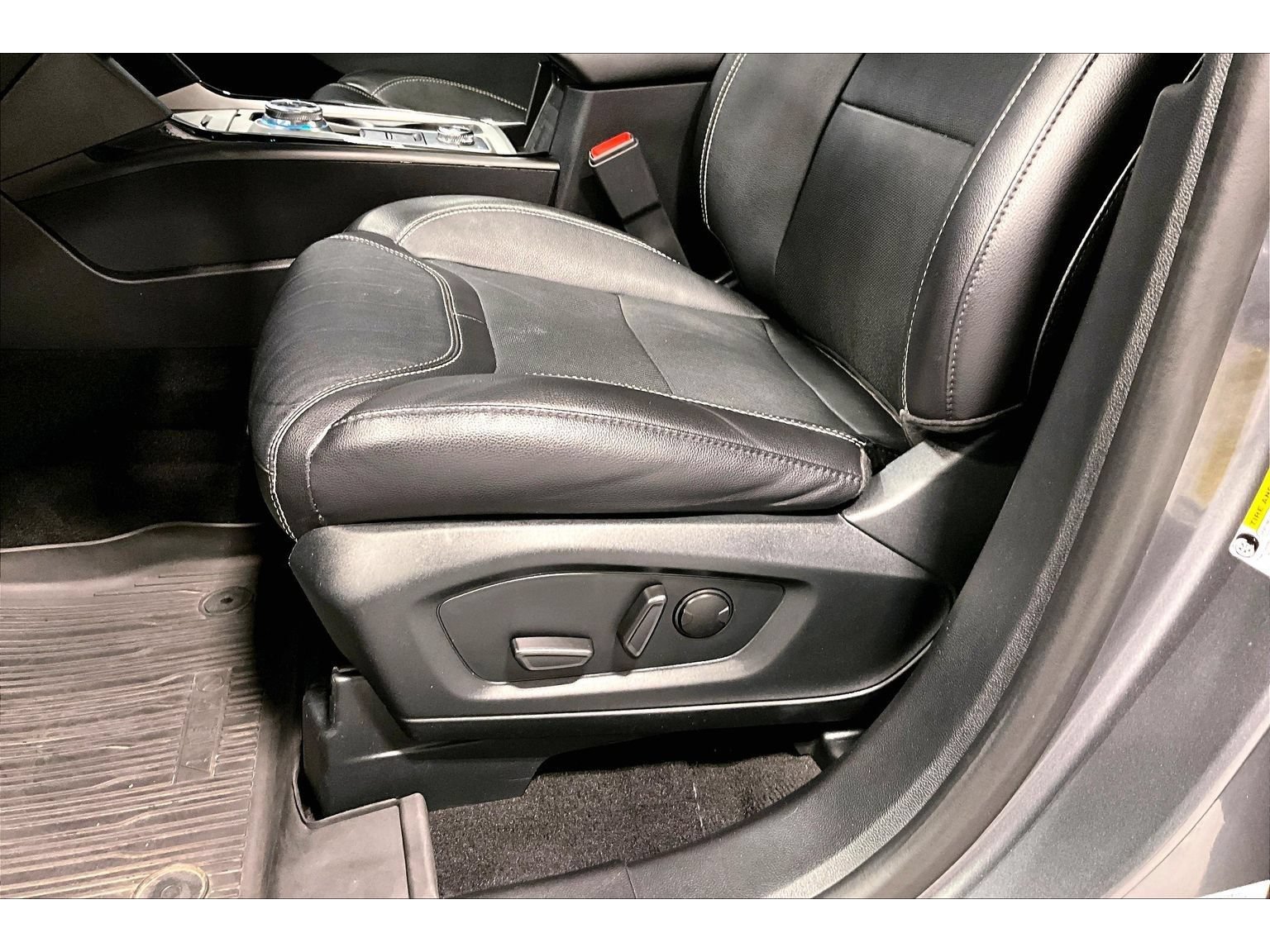 Used 2024 Ford Explorer ST w/ Equipment Group 401A AWD/4WD image 26