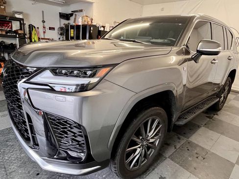 Used 2024 Lexus LX 600 F Sport image 8