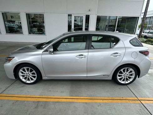 Used 2012 Lexus CT 200h FWD image 4