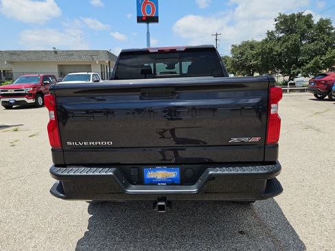 Used 2023 Chevrolet Silverado 1500 ZR2 w/ Technology Package AWD/4WD image 13