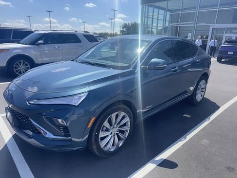 Used 2024 Buick Envista Avenir FWD image 2