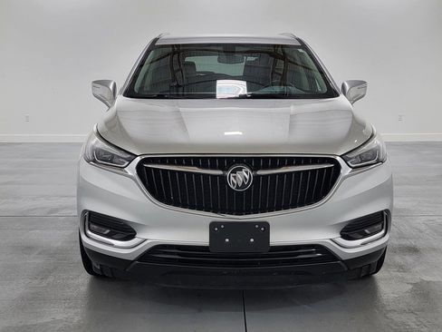 Used 2020 Buick Enclave Essence image 3