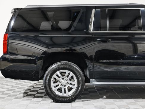Used 2019 Chevrolet Suburban LT image 2