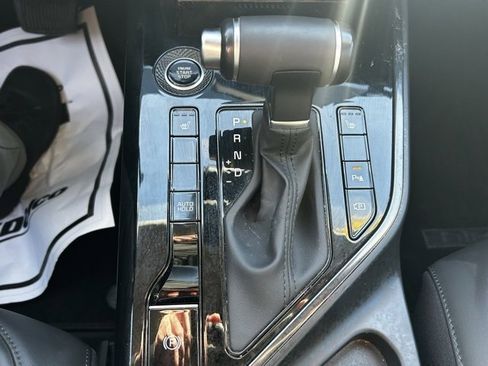 Used 2023 Kia Niro EX image 18