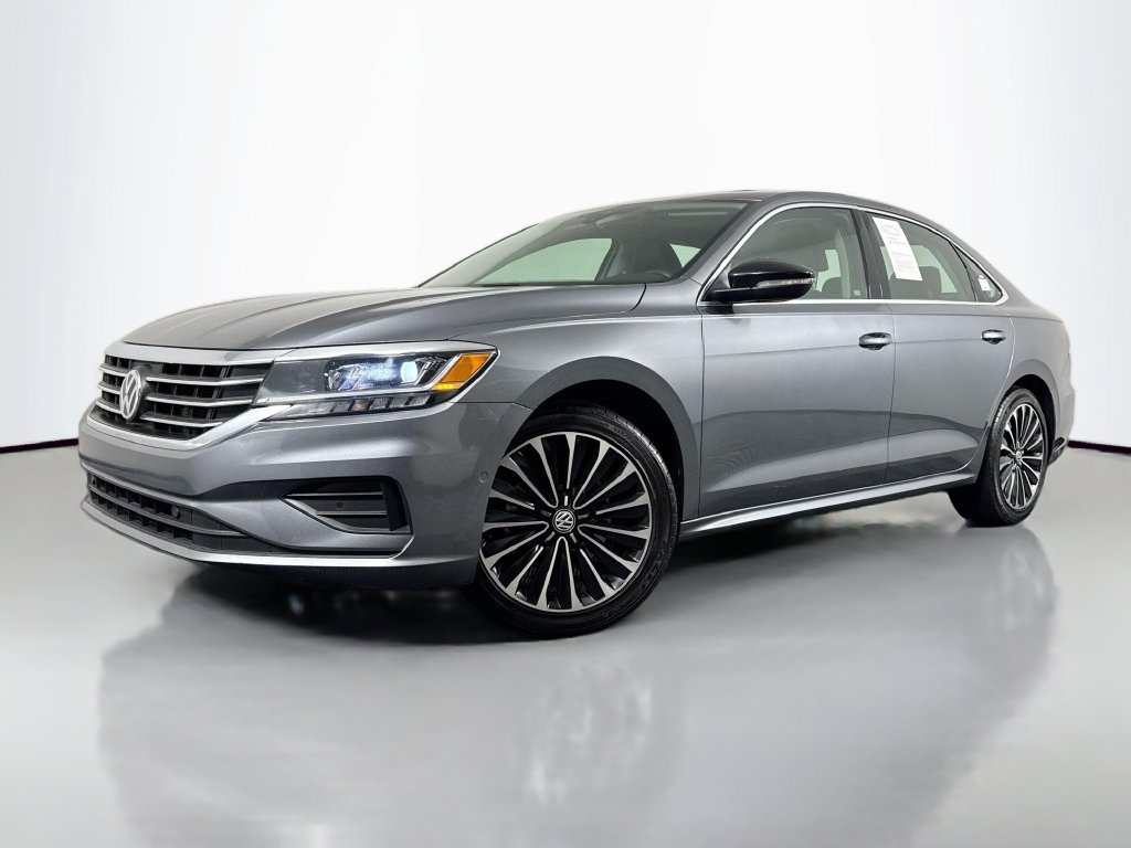 Used 2022 Volkswagen Passat 2.0T FWD image 1