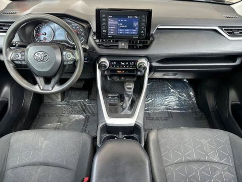Certified 2022 Toyota RAV4 XLE w/ Convenience Package FWD image 3