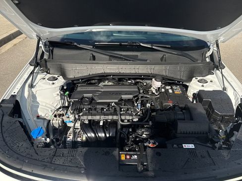 Used 2025 Hyundai Kona SEL FWD image 11