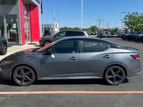 Used 2023 Nissan Sentra SR w/ Midnight Edition Package FWD image 2