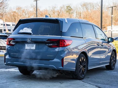 Used 2025 Honda Odyssey Sport-L image 4