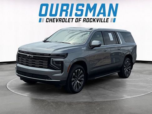Used 2026 Chevrolet Suburban High Country w/ Sun And Tow Package AWD/4WD image 2