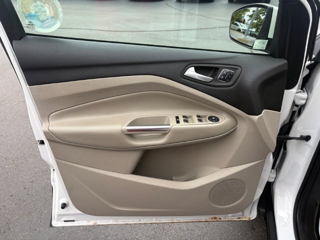 Used 2014 Ford Escape Titanium w/ Equipment Group 401A FWD image 18