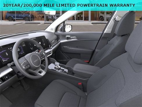 New 2025 Kia Sportage LX image 17