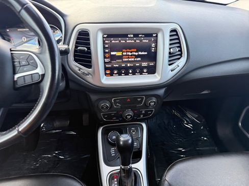 Used 2020 Jeep Compass Latitude w/ Popular Equipment Group AWD/4WD image 15