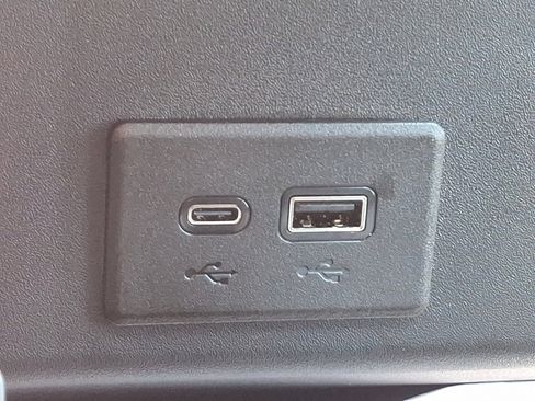 Used 2025 GMC Sierra 3500 Denali image 28