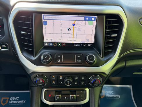 Used 2023 GMC Acadia SLT image 24