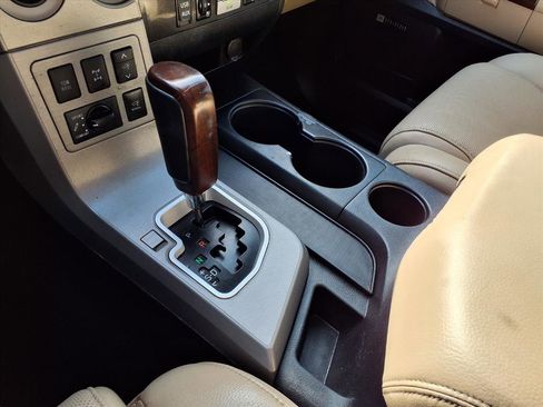 Used 2016 Toyota Sequoia Platinum image 21