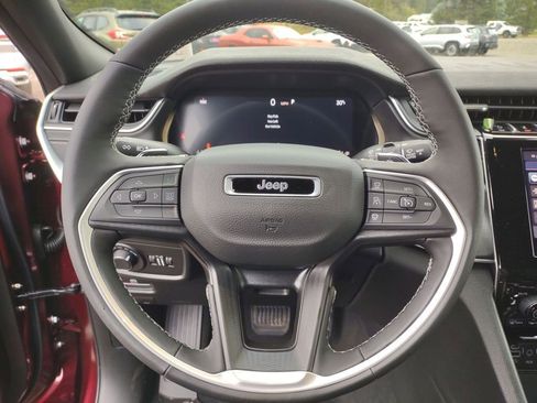 New 2025 Jeep Grand Cherokee Altitude image 20