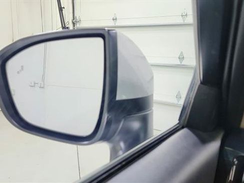 Certified 2025 Nissan Pathfinder SV FWD image 13