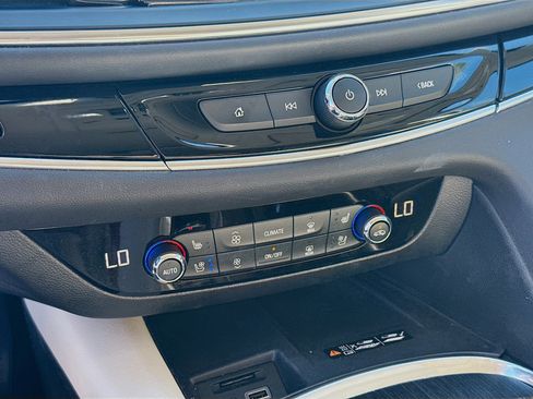 Used 2022 Buick Enclave Avenir w/ Avenir Technology Package image 15