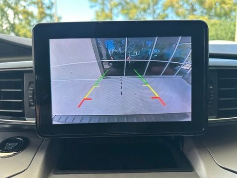 Used 2023 Ford Explorer XLT w/ Equipment Group 202A RWD image 20