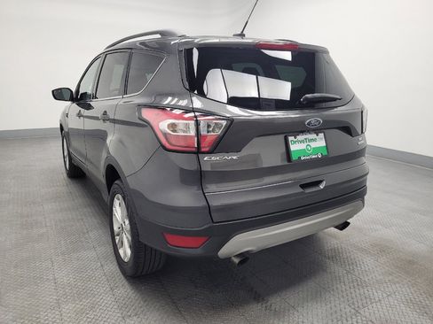 Used 2018 Ford Escape SE image 5