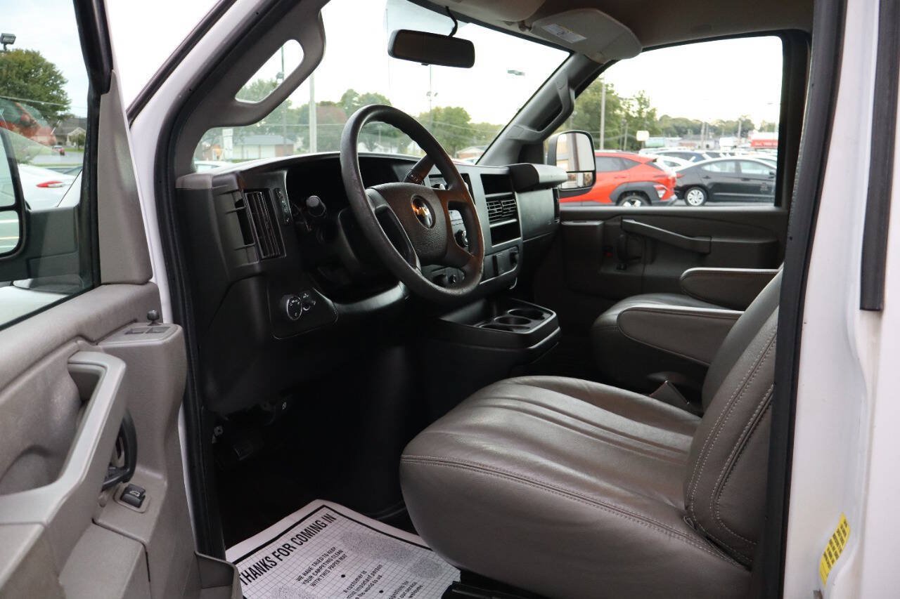 Used 2020 Chevrolet Express 2500 RWD image 7