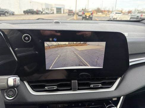 New 2026 Chevrolet Equinox LT w/ Convenience Package II image 17