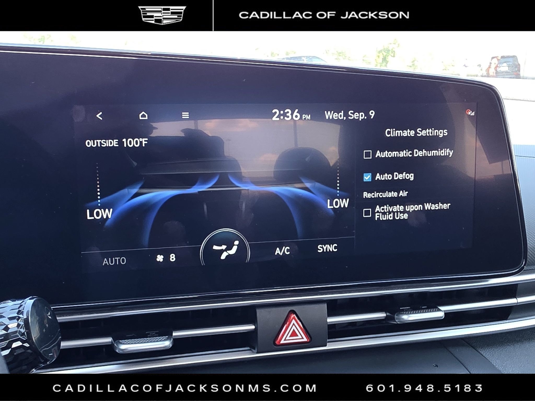 Used 2023 Hyundai Elantra Limited w/ Cargo Package FWD image 17