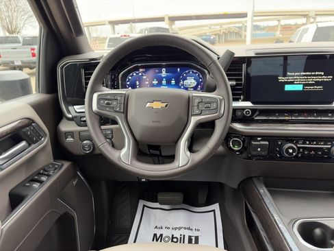 Used 2024 Chevrolet Silverado 2500 LTZ w/ LTZ Convenience Package image 14