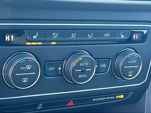 Used 2021 Volkswagen Atlas Cross Sport SE image 14