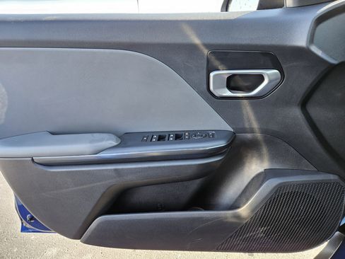 Used 2025 Kia K4 LXS image 29