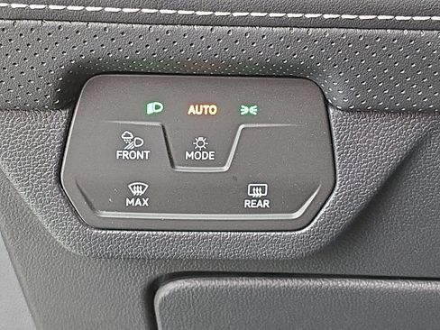 Used 2024 Volkswagen Atlas SE AWD/4WD image 26